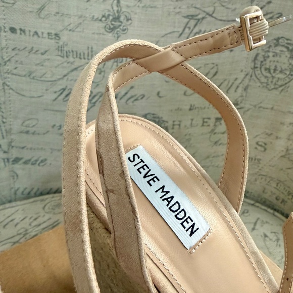 Steve Madden Sydnee Heeled Sandal(Tan Suede) - Picture 6 of 8